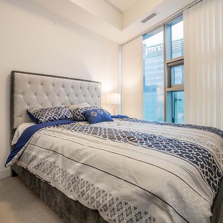 Aaira Suites Торонто Экстерьер фото