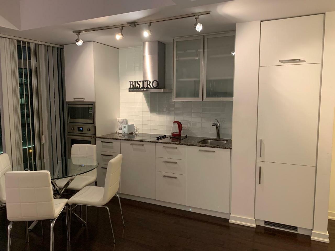 Aaira Suites Торонто Экстерьер фото