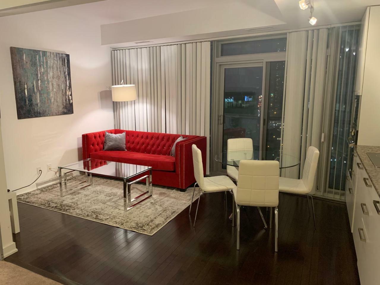 Aaira Suites Торонто Экстерьер фото