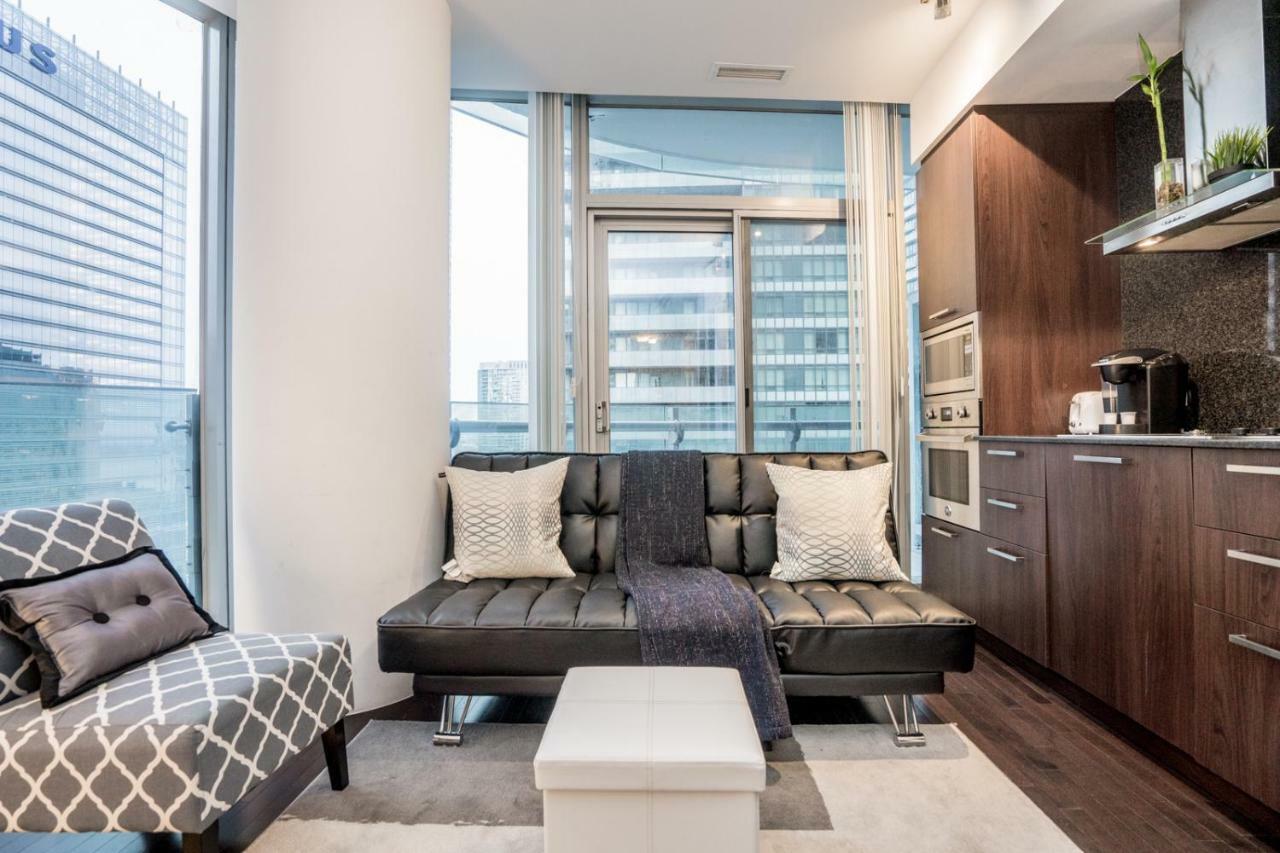 Aaira Suites Торонто Экстерьер фото