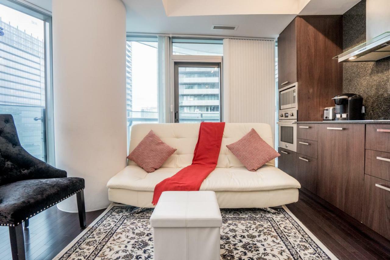 Aaira Suites Торонто Экстерьер фото