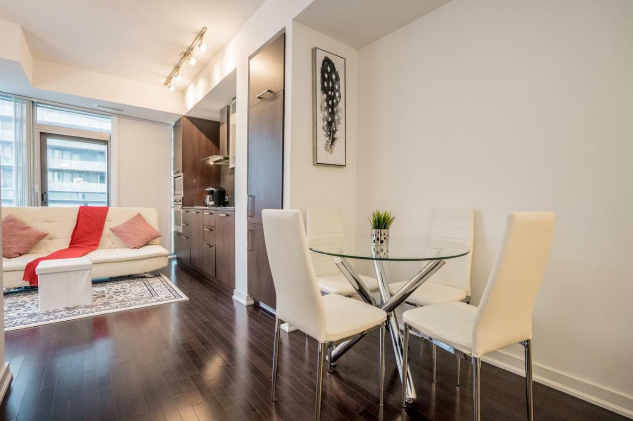 Aaira Suites Торонто Экстерьер фото