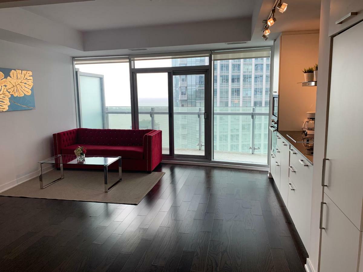 Aaira Suites Торонто Экстерьер фото