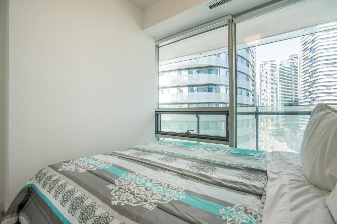 Aaira Suites Торонто Экстерьер фото
