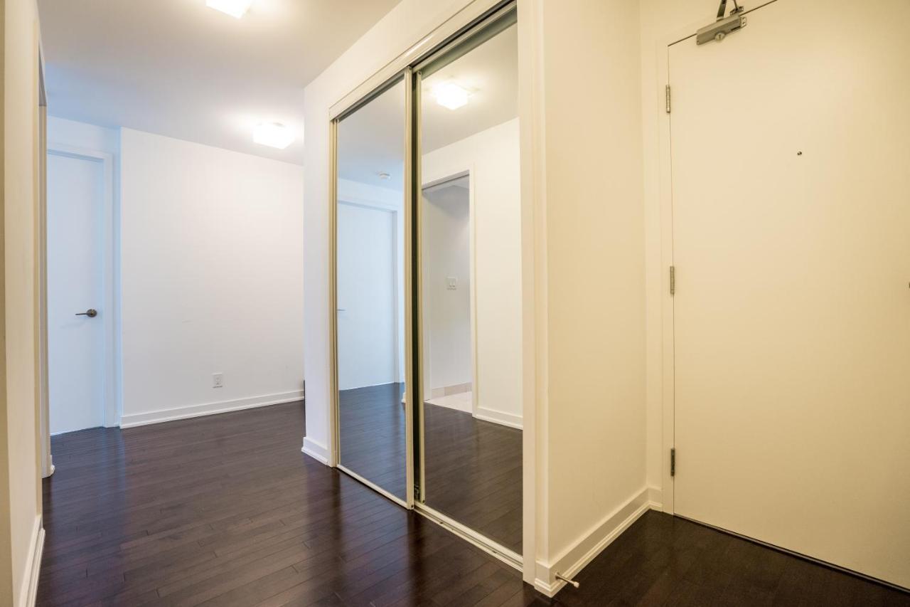 Aaira Suites Торонто Экстерьер фото