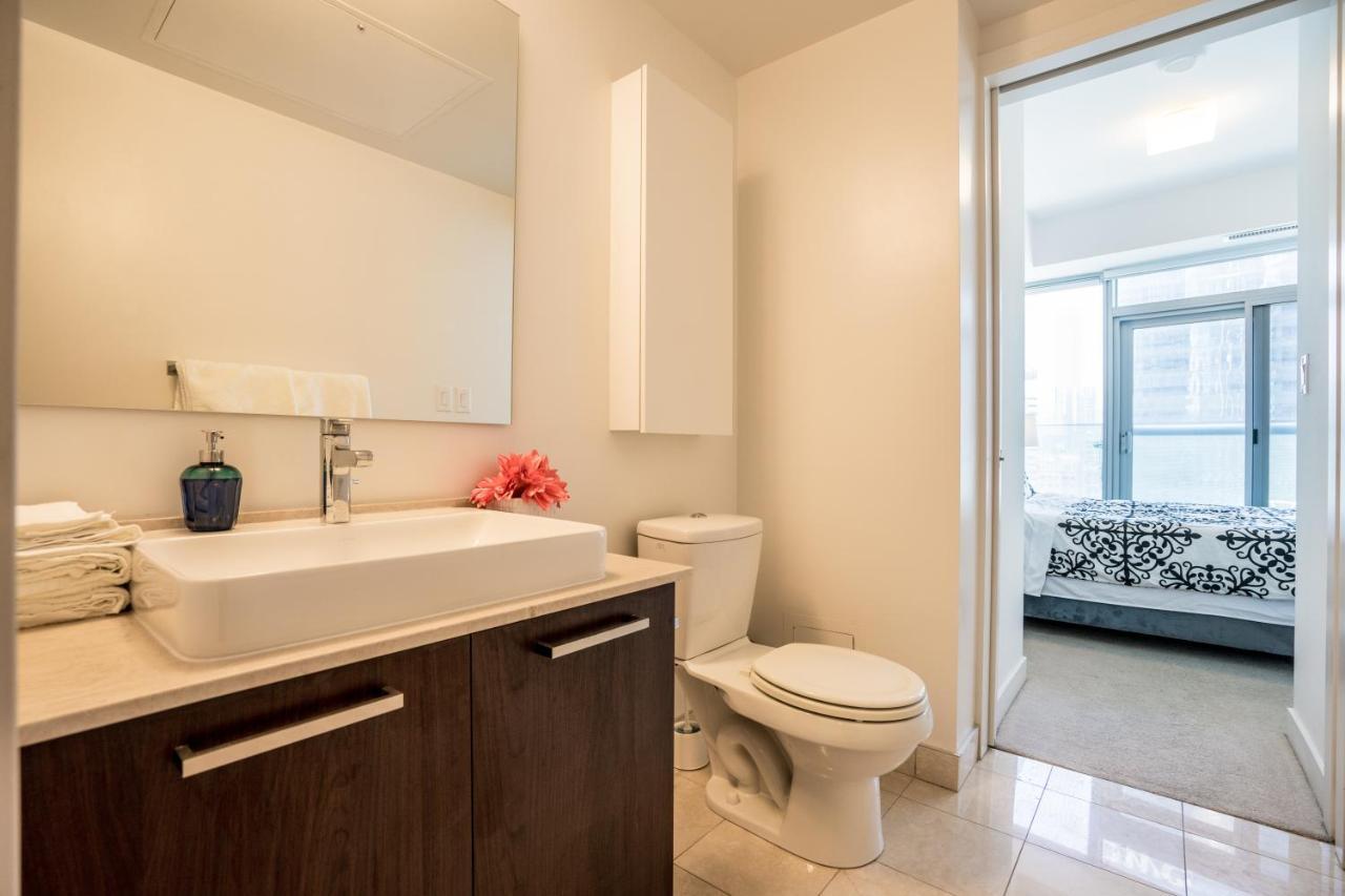 Aaira Suites Торонто Экстерьер фото