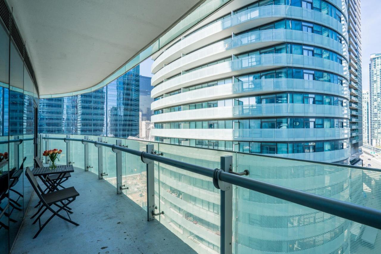 Aaira Suites Торонто Экстерьер фото